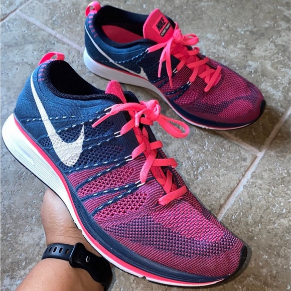 nike flyknit trainer unisex shoe